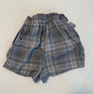 H&M DIVIDED plaid dress shorts